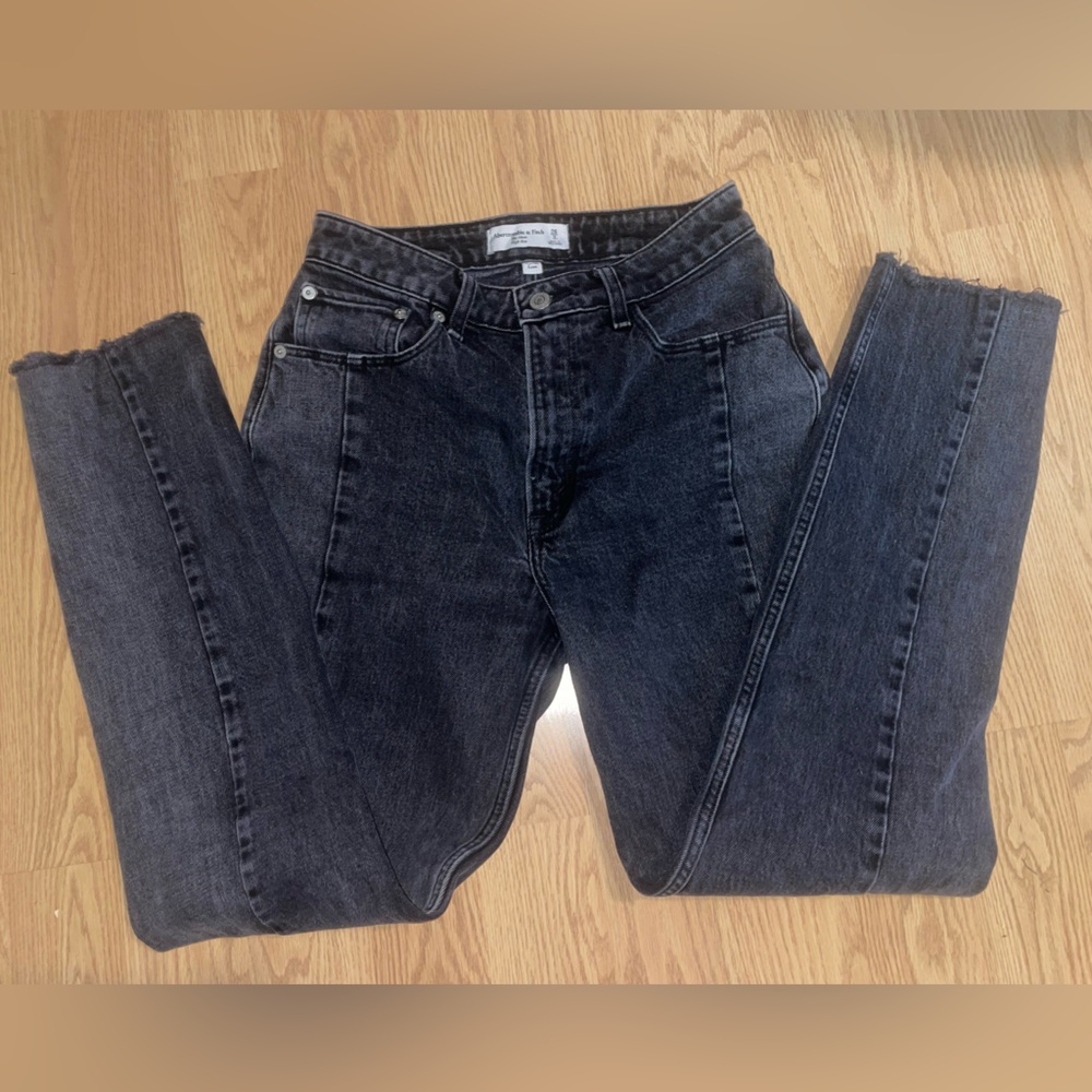 Abercrombie The Mom High Rise- Curve Love